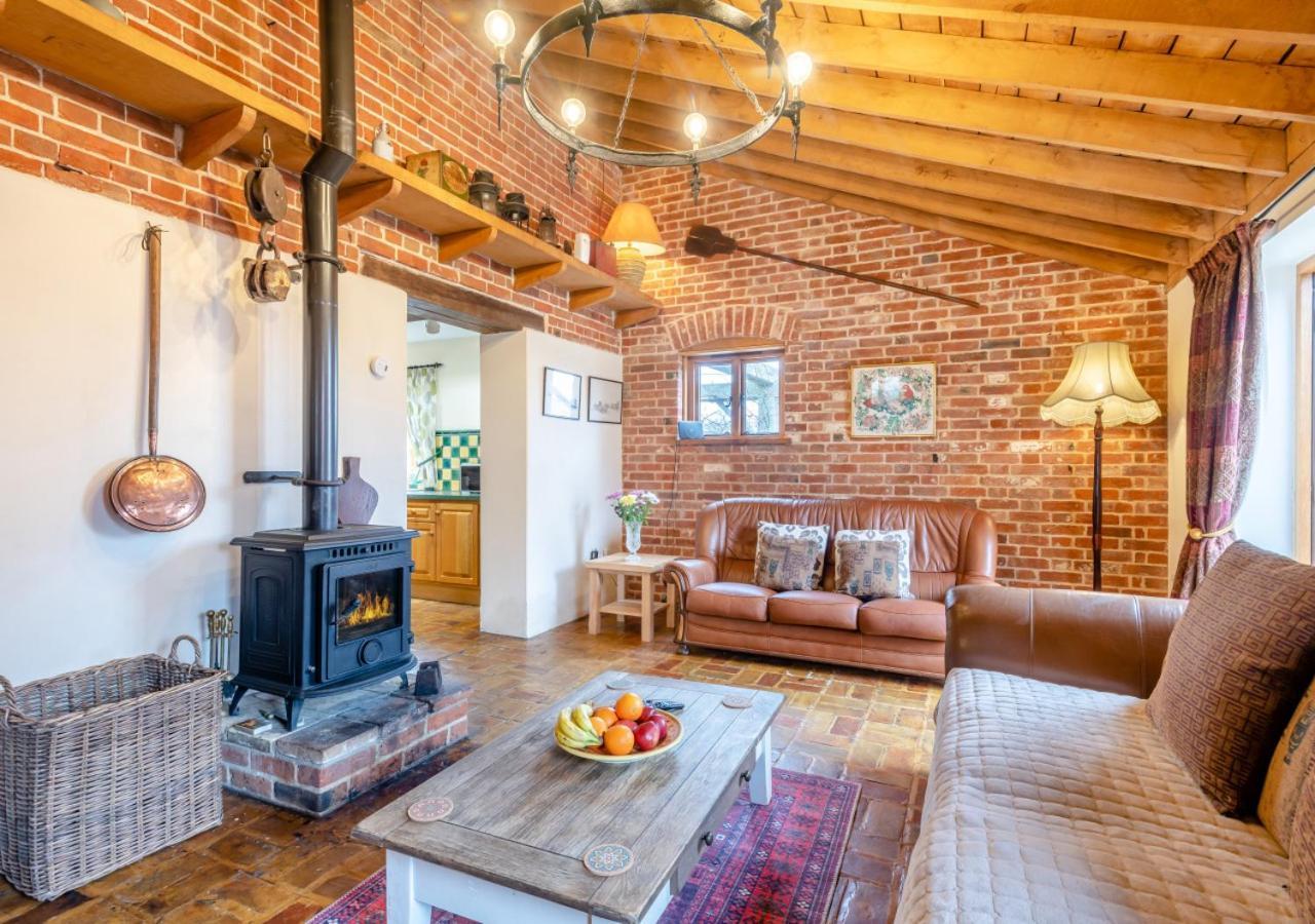 Elms Barn Villa Wangford Exterior photo
